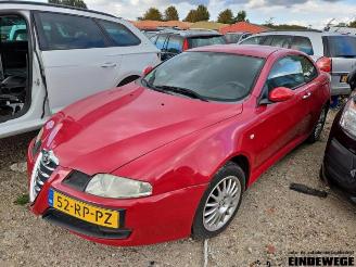 Salvage car Alfa Romeo GT GT (937), Coupe, 2003 / 2010 1.8 Twin Spark 16V 2005/6