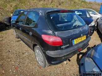 Autoverwertung Peugeot 206 206 (2A/C/H/J/S), Hatchback, 1998 / 2012 1.4 XR,XS,XT,Gentry 2000/2