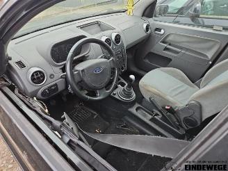 Coche siniestrado Ford Fusion Fusion, Combi, 2002 / 2012 1.4 16V 2004/2