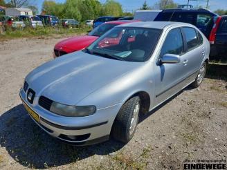 Coche siniestrado Seat Leon Leon (1M1), Hatchback 5-drs, 1999 / 2006 1.8 20V 2001/3