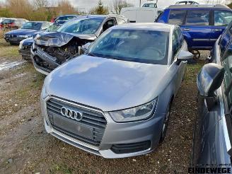 Uttjänta bilar auto Audi A1 A1 Sportback (8XA/8XF), Hatchback 5-drs, 2011 / 2018 1.0 TFSI Ultra 12V 2016/1