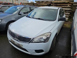 Uttjänta bilar auto Kia Cee d Cee'd (EDB5), Hatchback 5-drs, 2006 / 2012 1.6 CRDi 16V 2011/11