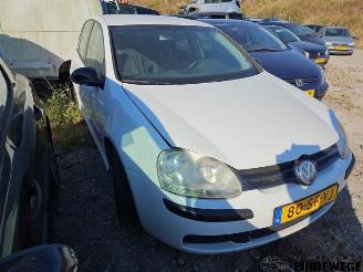 Coche siniestrado Volkswagen Golf Golf V (1K1), Hatchback, 2003 / 2010 1.6 FSI 16V 2005/12