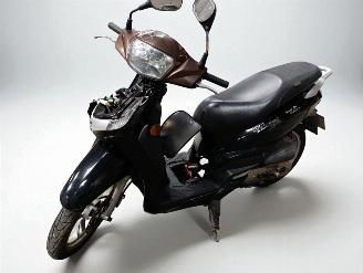 danneggiata scooter Peugeot  50 TWEET 2013/1