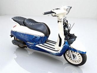 danneggiata scooter Peugeot  50 DJANGO 2019/3
