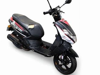 danneggiata scooter Peugeot  KISBEE 2014/4