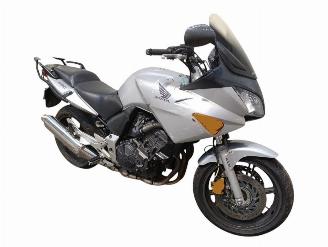 uszkodzony motocykle Honda CBF 600  2005/1