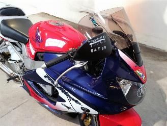 Honda CBR 900 RR picture 17