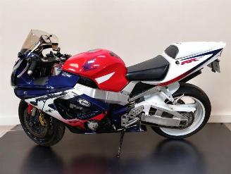 Honda CBR 900 RR picture 3