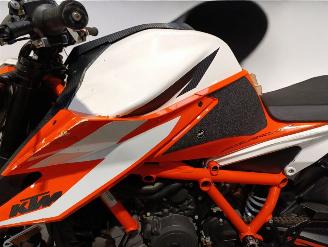 KTM 1290 Super Duke R  picture 15