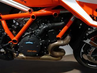 KTM 1290 Super Duke R  picture 18