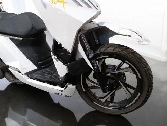 Peugeot  TWEET picture 17