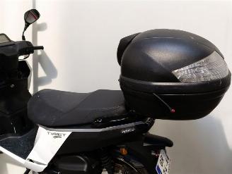 Peugeot  TWEET picture 6