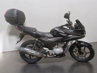 Vaurioauto  motor cycles Honda CBF 125  2011/1