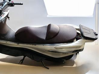 Yamaha  X10 picture 8