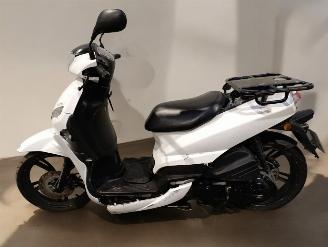 Peugeot  TWEET picture 3