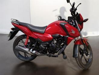 krockskadad bil motor Honda CBF 125  2024/1