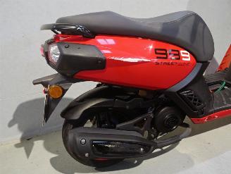 Peugeot  STREET ZONE picture 11