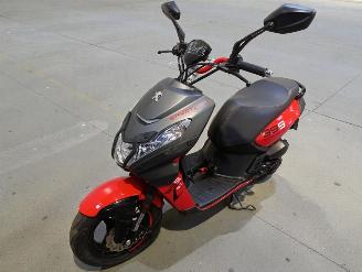 Peugeot  STREET ZONE picture 3