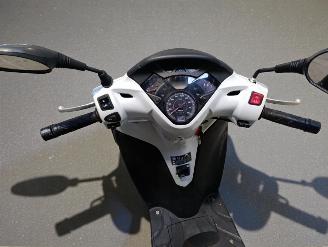 Honda  SH A picture 2