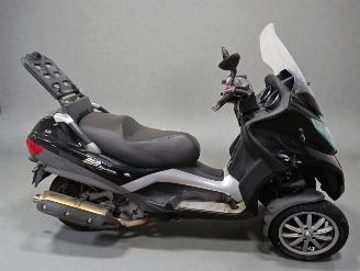 damaged scooters Piaggio  MP3 2011/9