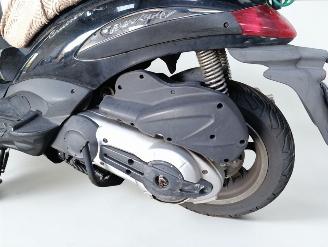 Piaggio  BEVERLY picture 10