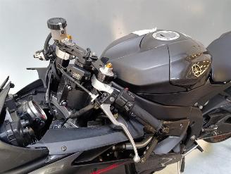 Yamaha YZF - R6  picture 10