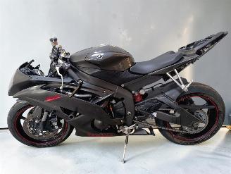 Yamaha YZF - R6  picture 3