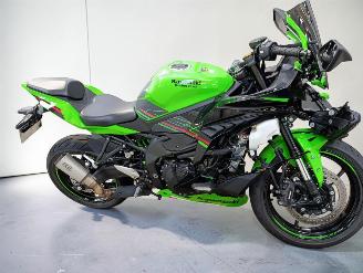 dañado motos Kawasaki  ZX 4R 2023/11