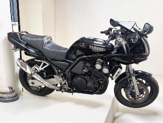 uszkodzony motocykle Yamaha FZ 6 Fazer  1998/3