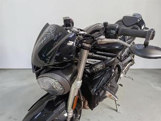 Triumph Street Triple 660 S picture 21