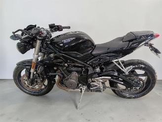 Triumph Street Triple 660 S picture 13