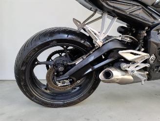 Triumph Street Triple 660 S picture 15