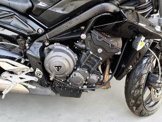 Triumph Street Triple 660 S picture 12