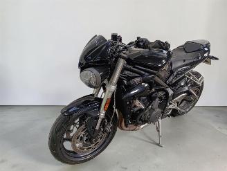 Triumph Street Triple 660 S picture 3