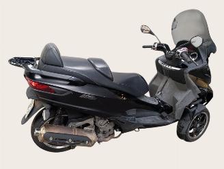uszkodzony skutery Piaggio  MP3 2014/6