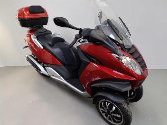 škoda koloběžky Peugeot  METROPOLIS 2013/11