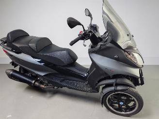 damaged scooters Piaggio  MP3 2017/9