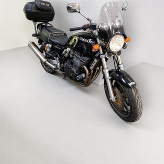 Vaurioauto  motor cycles Suzuki GSX 750 INAZUMA 2002/11