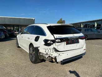 škoda osobní automobily Mercedes E-klasse 300 T Avantgard * KAM - AHK - NAV * 2025/2