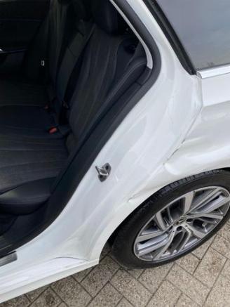 Mercedes E-klasse 300 T Avantgard * KAM - AHK - NAV * picture 14