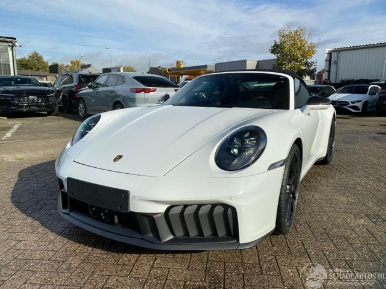 Porsche 911 Carrera 4 GTS T-Hybrid Cabrio *BURMESTER*
