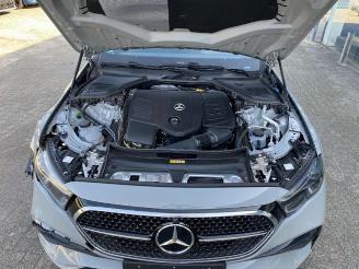 Mercedes E-klasse 300 T AMG Lin Advancd Plus *PANO - 360 KAM* picture 13