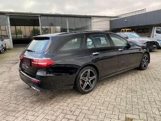 Mercedes E-klasse 300 T AMG Lin *PANO - NAVI - KAM* picture 5