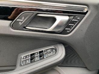Porsche Macan S *CHRONO - PANO - BOSE - LUFTFEDER* picture 26