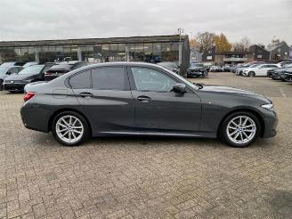 BMW 3-serie 20d M Sport Sport-Aut.*HEAD-UP - 60KAM - NAVI* picture 3