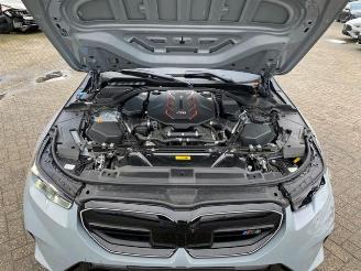 BMW M5 Touring *HEAD-UP - PANO - BOWERS - 360* picture 12