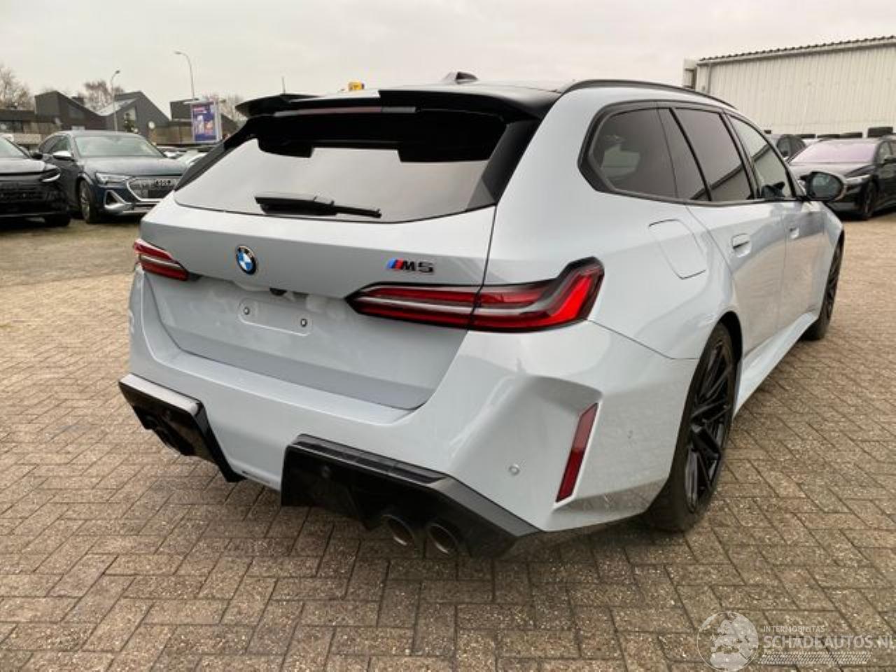 BMW M5 Touring *HEAD-UP - PANO - BOWERS - 360*