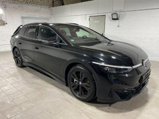 krockskadad bil auto Volkswagen ID.7 Tourer Pro S Pano/HUD/H&K/360/Navi 2025/7