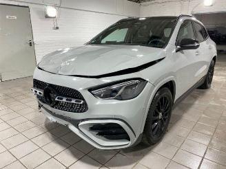 damaged passenger cars Mercedes GLA 250 4Matic AMG Line Advanced Plus Pano/AHK 2025/5